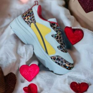 ZAPATILLA #F02 / 36-41 CAJA DE 26 PARES ( $4.000 C/U )